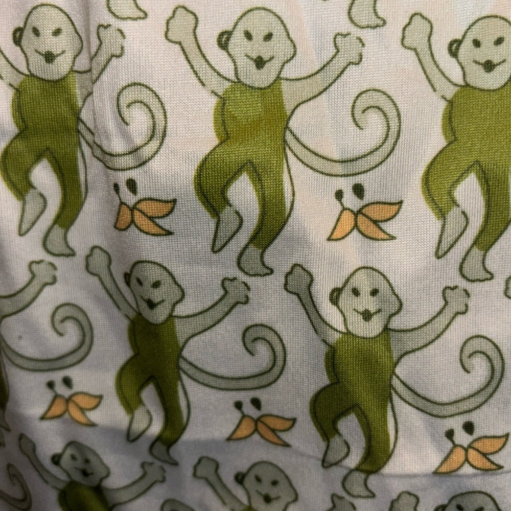 Green Monkey Print Women’s Pajama set short. - Picture 4 of 5